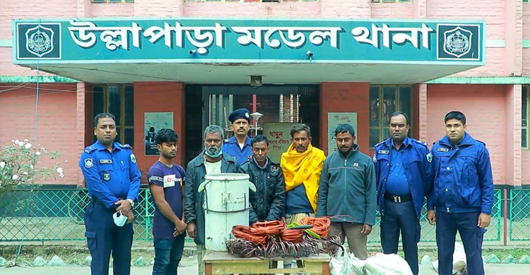 ট্রান্সমিটার চুরি করতেন তারা