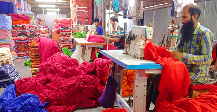 টুকরো কাপড়ে সংসার চলে ৩০ হাজার মানুষের