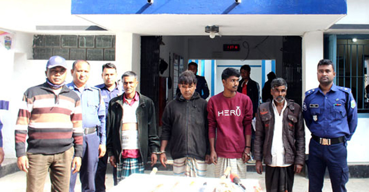 শাহজাদপুরে ডাকাতির প্রস্তুতিকালে গ্রেফতার ৪