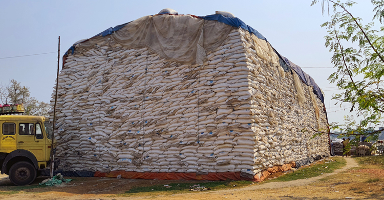 দাবি আদায়ে বাঘাবাড়ী বন্দরে নৌ শ্রমিকদের কর্মবিরতি