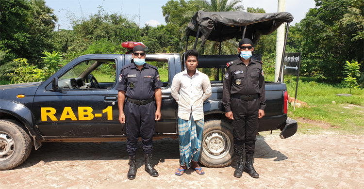 বন্ধুদের নিয়ে স্কুলছাত্রীকে গণধর্ষণ, মূলহোতা গ্রেফতার