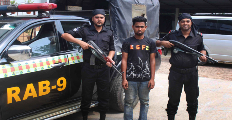অন্তঃসত্ত্বা স্ত্রীকে পাচার, মূলহোতা স্বামী গ্রেফতার
