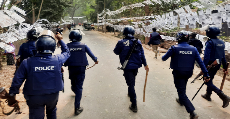 শৈলকুপায় দুই প্রার্থীর সমর্থকদের ধাওয়া পাল্টা ধাওয়া | ১৬ জানুয়ারি ২০২১