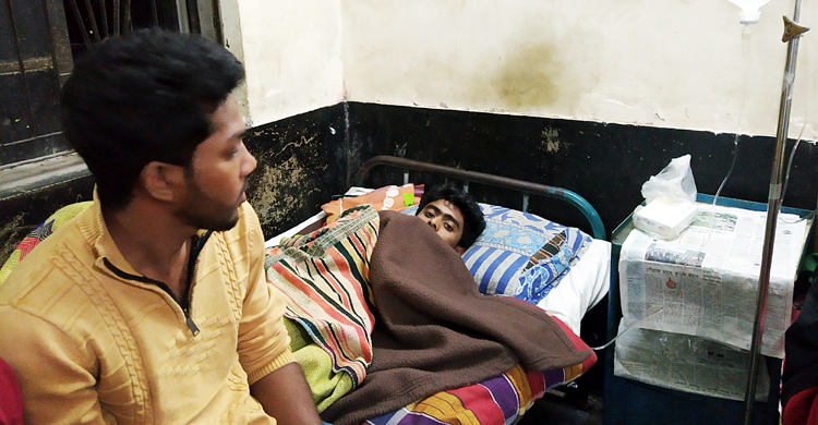 দিন-দুপুরে চালককে অচেতন করে অটোরিকশা ছিনতাই