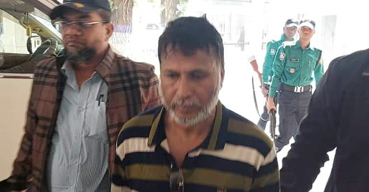 দুদকের মামলায় সলিমুল্লাহ মেডিকেলের ক্যাশিয়ার গ্রেফতার