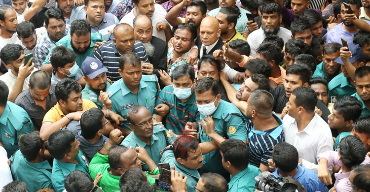 &lsquo;রাজপথে সম্রাট ভাই, আমরা তোমার মুক্তি চাই&rsquo;