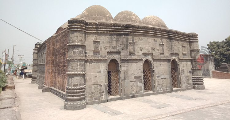 অযত্নে-অবহেলায় বিলুপ্তির পথে চাঁপাইনবাবগঞ্জের ঐতিহাসিক স্থাপনা