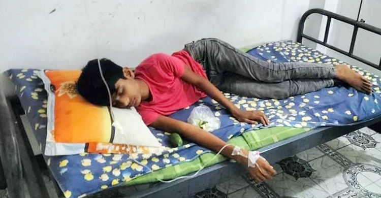 সোনারগাঁয়ে গ্রিল চিকেন-নান রুটি খেয়ে অসুস্থ ১১