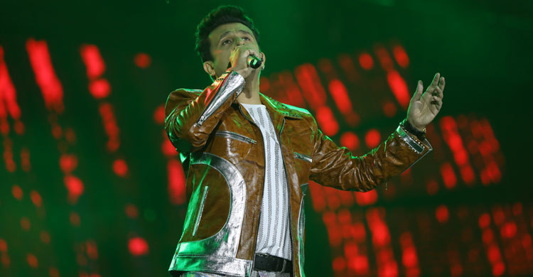 ‘শোনো একটি মুজিবরের থেকে’ গাইলেন সনু নিগাম