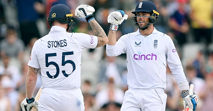 দুই সেঞ্চুরিতে দ্বিতীয় দিনেই চালকের আসনে ইংল্যান্ড