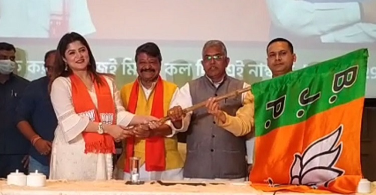 এবার বিজেপিতে যোগ দিলেন শ্রাবন্তী