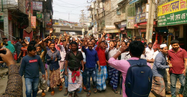 স্ত্রীর দুল বিক্রির টাকা পুলিশকে দিয়ে গাড়ি ছাড়িয়ে আনি
