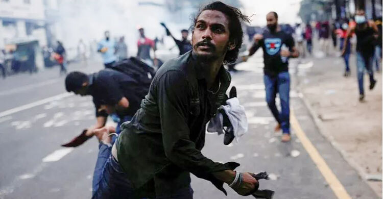 Sri Lanka President Gotabaya flees as protesters surround home