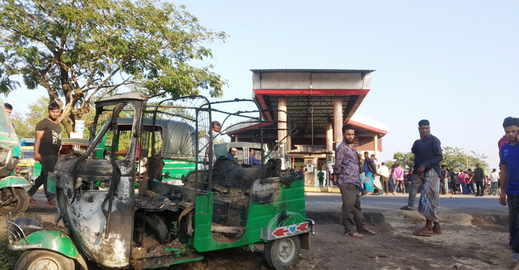 শ্রীমঙ্গলে গ্যাস পাম্পে আগুন, অর্ধকোটি টাকার ক্ষতি