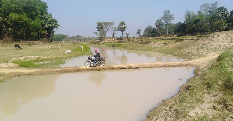 ভরসা কেবল প্রতিশ্রুতি