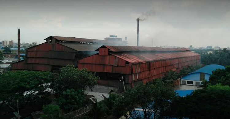 লোহার ব্লেডের নিচে চাপা পড়ে প্রাণ গেল শ্রমিকের