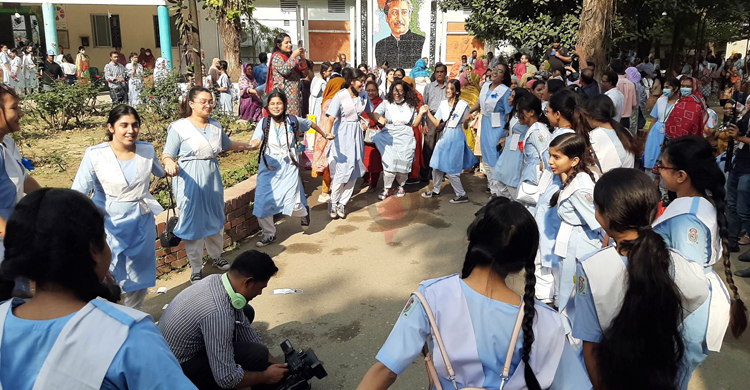 ৫০ বিদ্যালয়ে সবাই ফেল, শতভাগ পাস ২৯৭৫ শিক্ষাপ্রতিষ্ঠানে