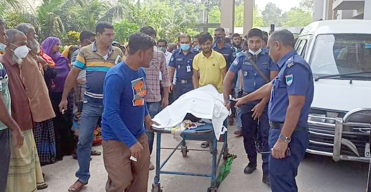 স্কুলের মাঠেই এসএসসি পরীক্ষার্থীকে কুপিয়ে হত্যা