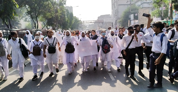 ‘আমার ভাই কবরে, খুনি কেন বাইরে’