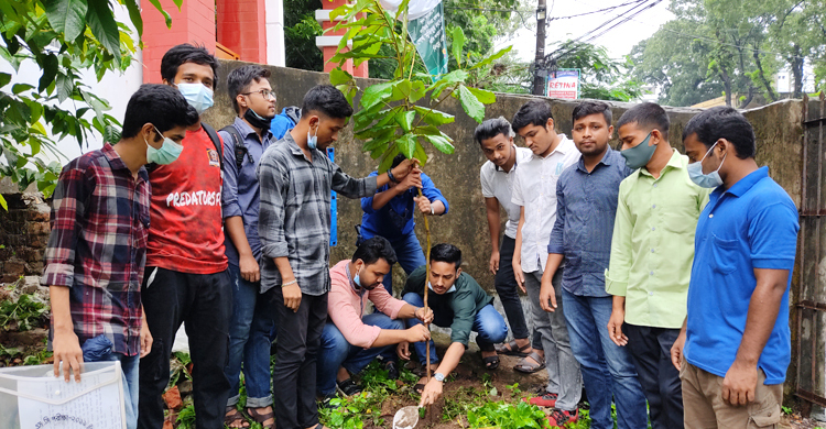 চট্টগ্রামে মহসিন কলেজে ছাত্রলীগের বৃক্ষরোপণ