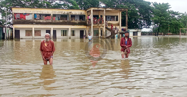 সুনামগঞ্জে বন্যা পরিস্থিতির অবনতি, বিশুদ্ধ পানির সংকট