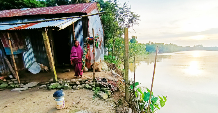 ‘গরিব বলে আমাদের কথা কেউ শোনে না’