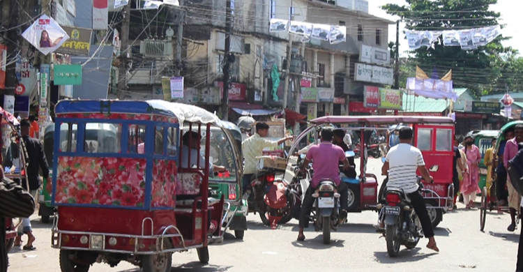 অটোরিকশার যত্রতত্র পার্কিংয়ে বেড়েছে যানজট, অতিষ্ঠ জনজীবন