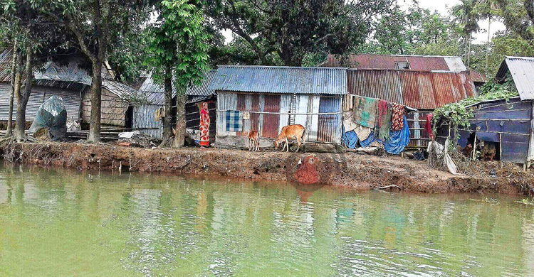 ‘গরিব বলে আমাদের কথা কেউ শোনে না’
