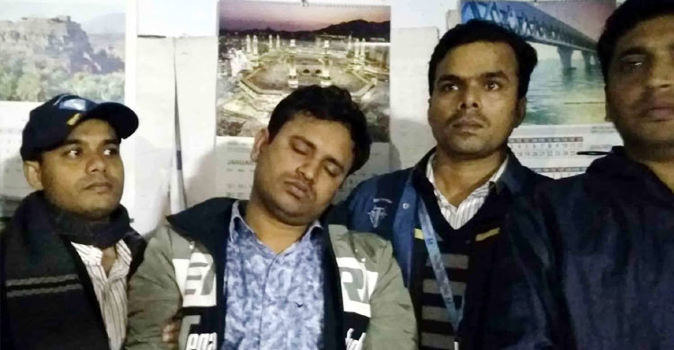 সাতক্ষীরায় ঘুষের টাকাসহ সাব রেজিস্ট্রার আটক