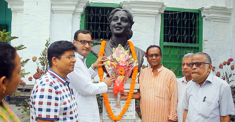 পাবনায় মহানায়িকা সুচিত্রা সেনের জন্মদিন পালিত