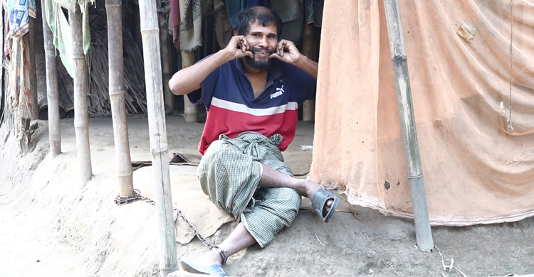 শিকলে বন্দি জীবন শুকুরের