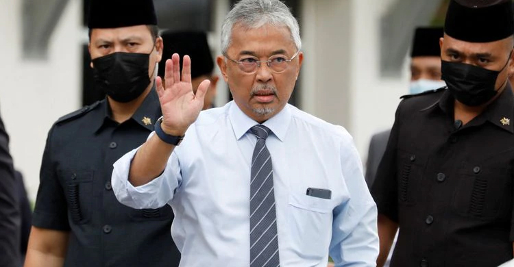 Malaysia king to choose prime minister in post-election crisis