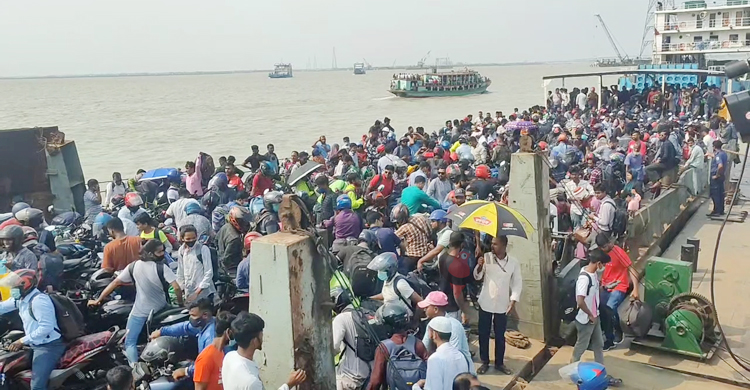 শিমুলিয়ায় ৭ ঘণ্টায় ৫০ হাজার যাত্রী পার