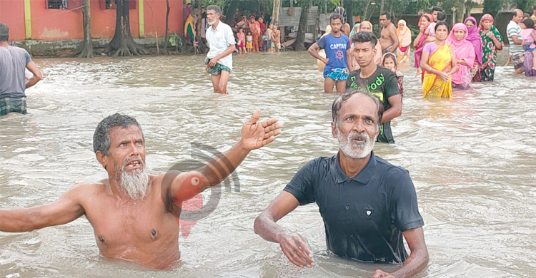‘স্যার, একটা প্যাকেট ত্রাণ দেন, না হলে আমি মরে যাবো’