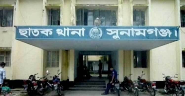 পুলিশকে মামুনুল সমর্থকদের ইটপাটকেল নিক্ষেপ, গ্রেফতার ১০