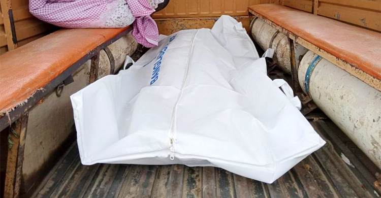 বালিশচাপায় ভাতিজিকে হত্যা