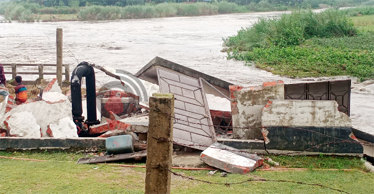 পাহাড়ি ঢলে ডুবলো উঁচু এলাকার ধান, ভেসে গেলো ১৫ বাড়ি