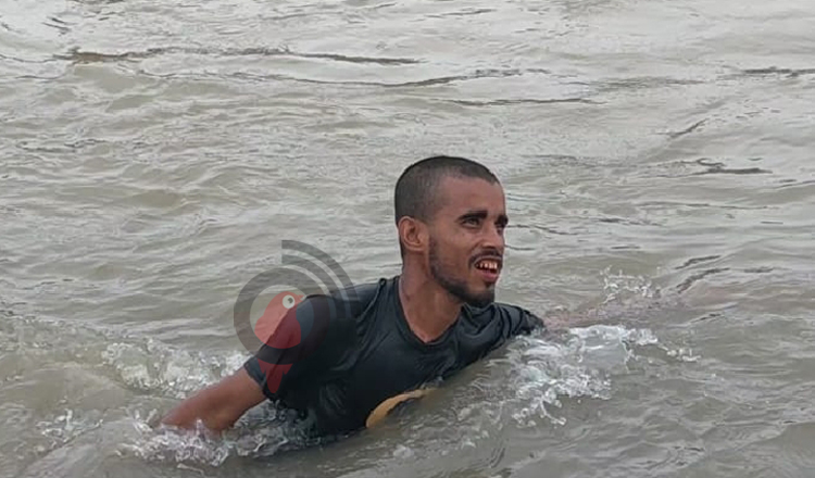 &lsquo;স্যার, একটা প্যাকেট ত্রাণ দিন, নাহলে আমি মরে যাবো&rsquo;