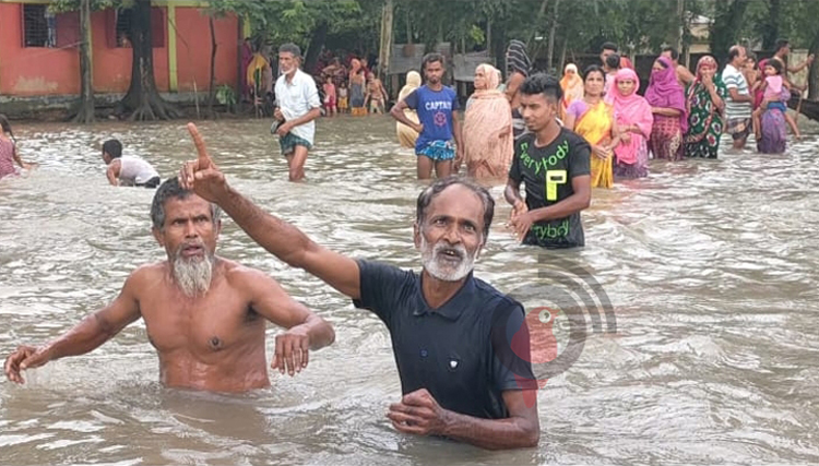 &lsquo;স্যার, একটা প্যাকেট ত্রাণ দেন, না হলে আমি মরে যাবো&rsquo;
