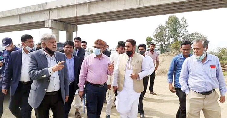 ‘উন্নয়ন প্রকল্প বাস্তবায়নে টাকার কোনো অভাব নেই’