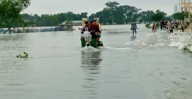 রাতে কমলেও সকাল থেকে আবারও বাড়ছে সুরমার পানি