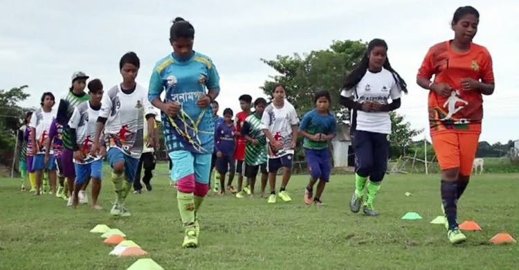 Sunamganj-woman-football-2