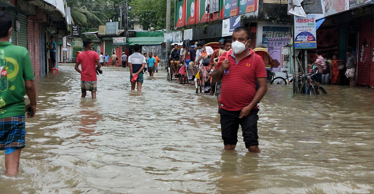 সুনামগঞ্জে কমতে শুরু করেছে সুরমার পানি