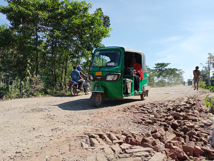 Sunamgonj-Road-2