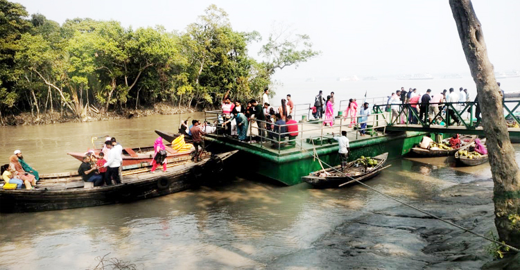 টানা ছুটিতে সুন্দরবনে পর্যটকের ঢল