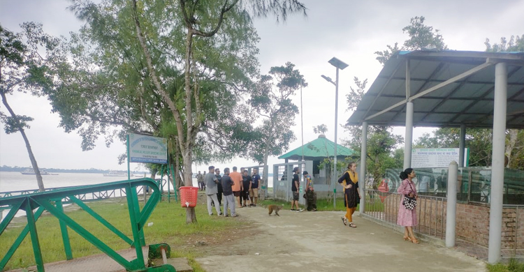 দুর্যোগ মৌসুমেও পর্যটকদের ভিড় বেড়েছে সুন্দরবনে