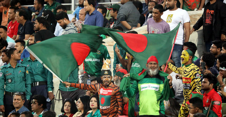 মিরপুরে হোম অব ক্রিকেট দর্শকের ঢল