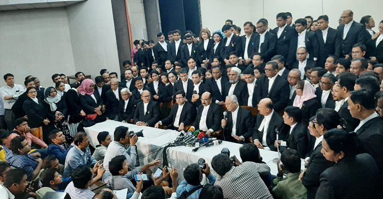 ‘সুপ্রিম কোর্টে কালো পোশাকে হট্টগোলকারীরা বহিরাগত’