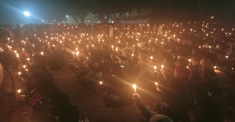 উপাচার্যের পদত্যাগ দাবিতে শাবিপ্রবিতে মোমবাতি প্রজ্বলন