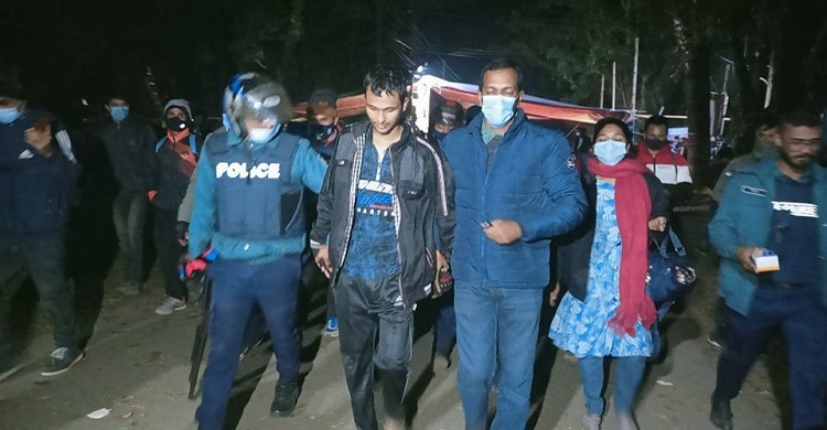 শাবিপ্রবিতে ফেনসিডিলসহ আটক দুই গার্ডের বিরুদ্ধে মামলা